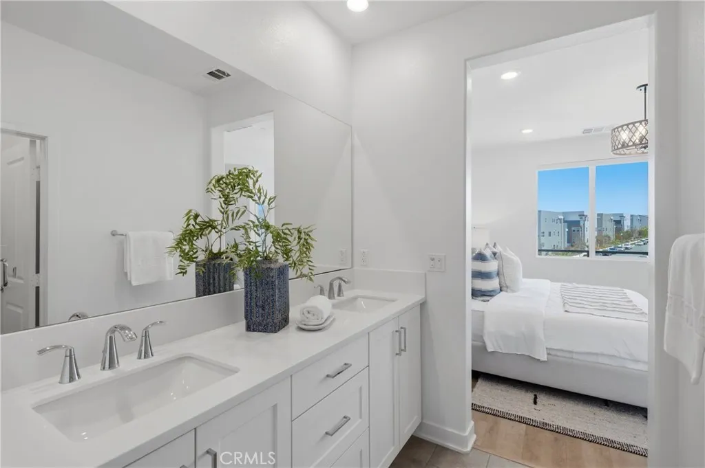 Additional image 66 of 253 Sash, Irvine, CA 92618