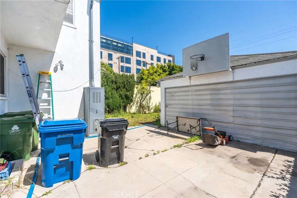 10724 Tabor St, Los Angeles, CA 90034