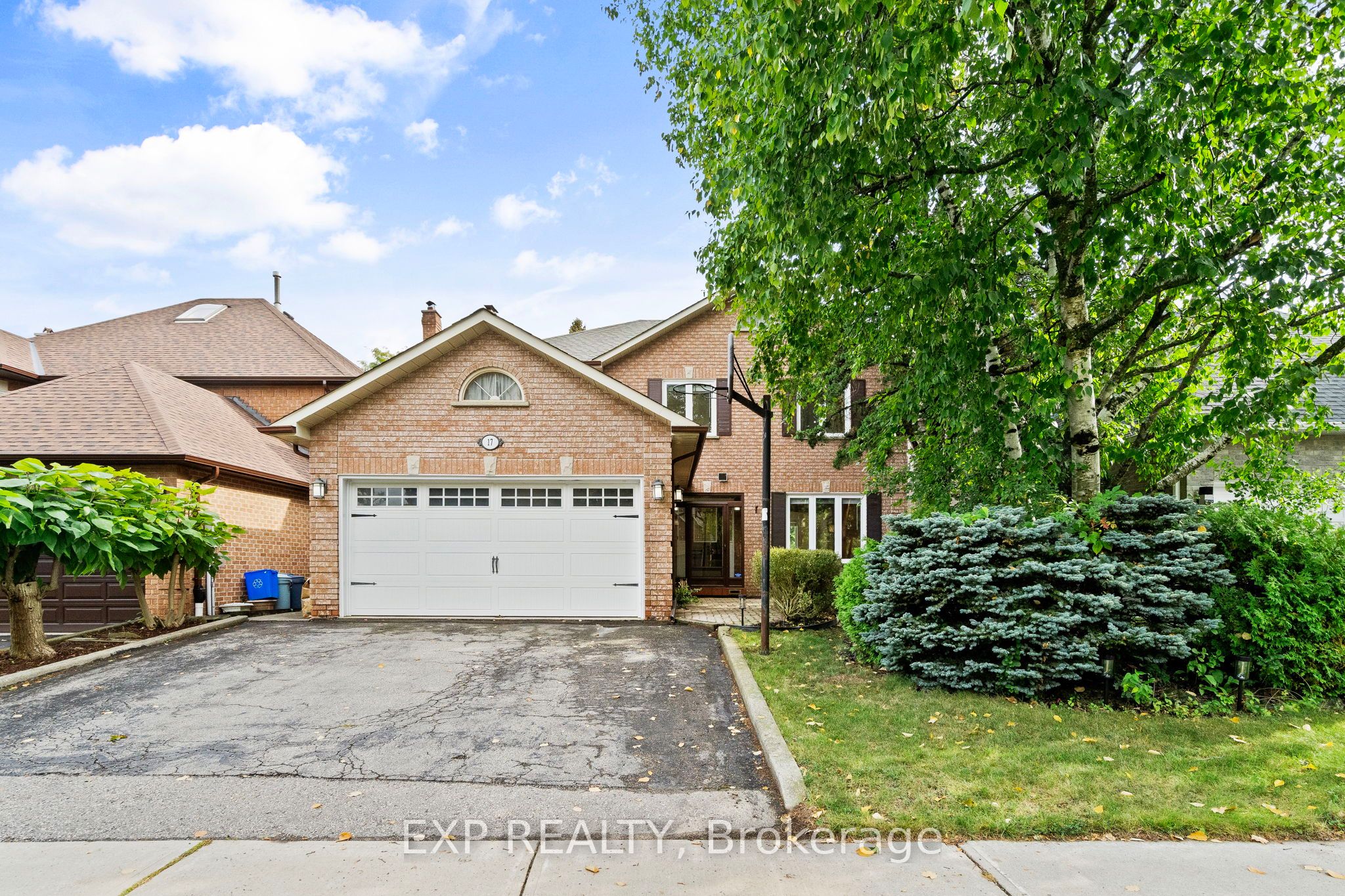 17 Gordon Rowe Crescent, Richmond Hill, ON, L4C 8S3