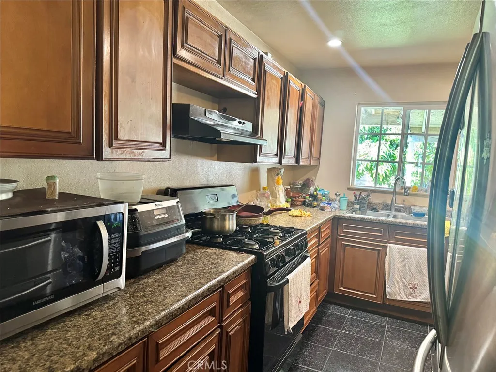 Additional image 11 of 1042 N Alice Ave, Rialto, CA 92376