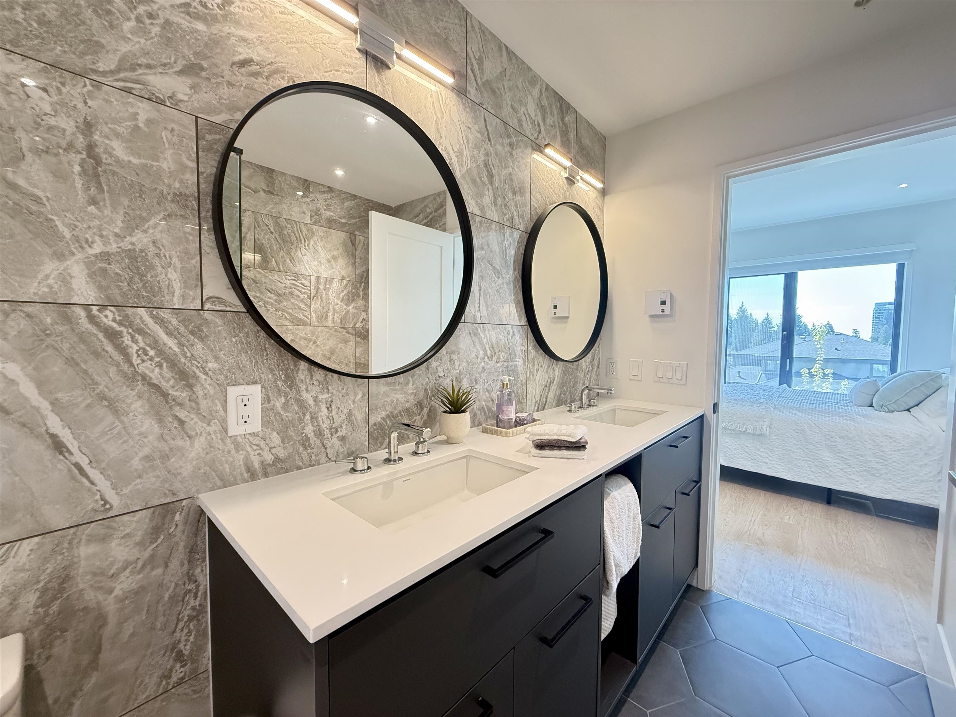 Additional image 4 of 702-606 Foster Avenue, Coquitlam, BC, V6J 0L5