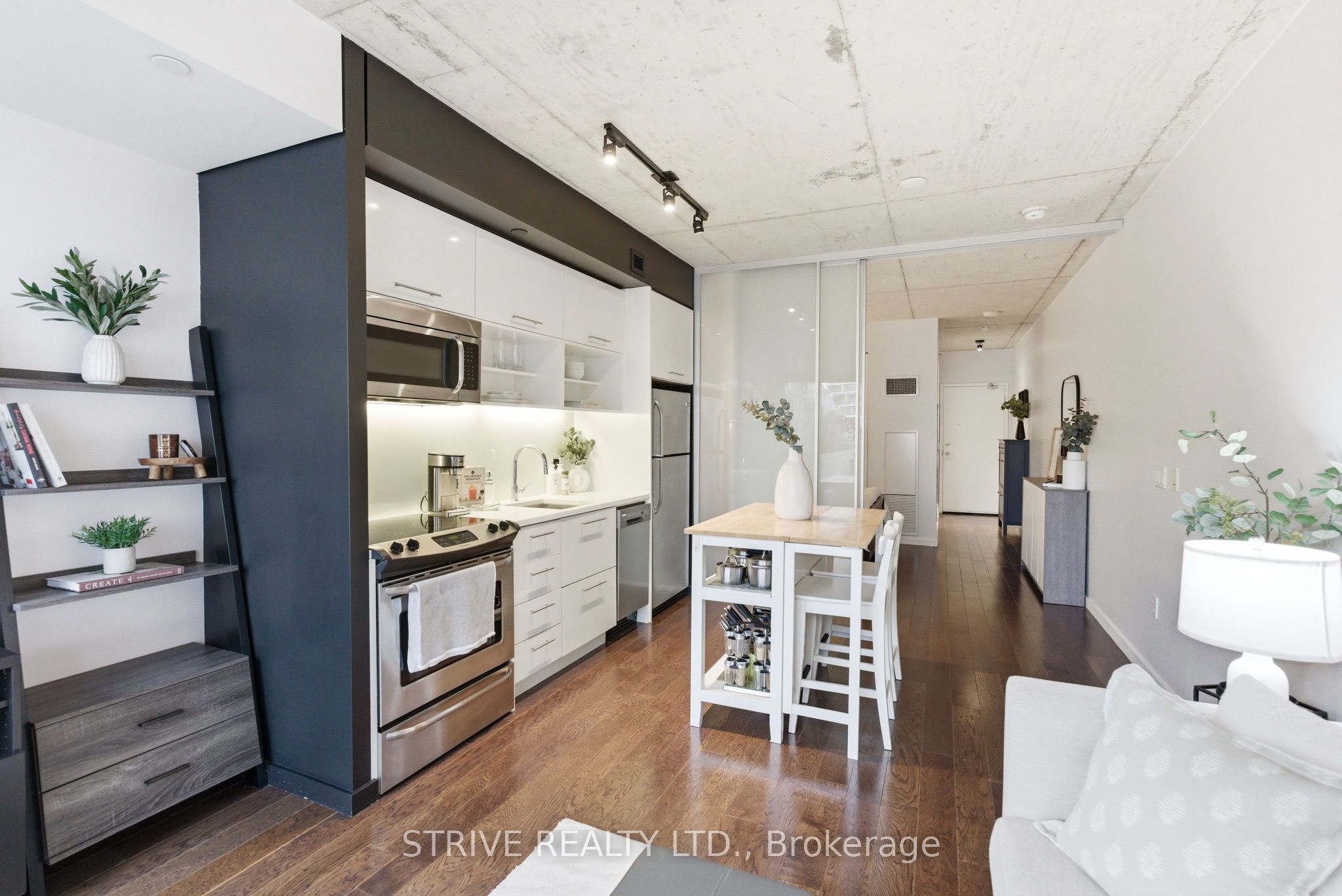 612-51 Trolley Crescent, Toronto, ON, M5A 0E9