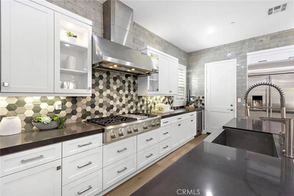 Additional image 17 of 53 Lunar, Irvine, CA 92618