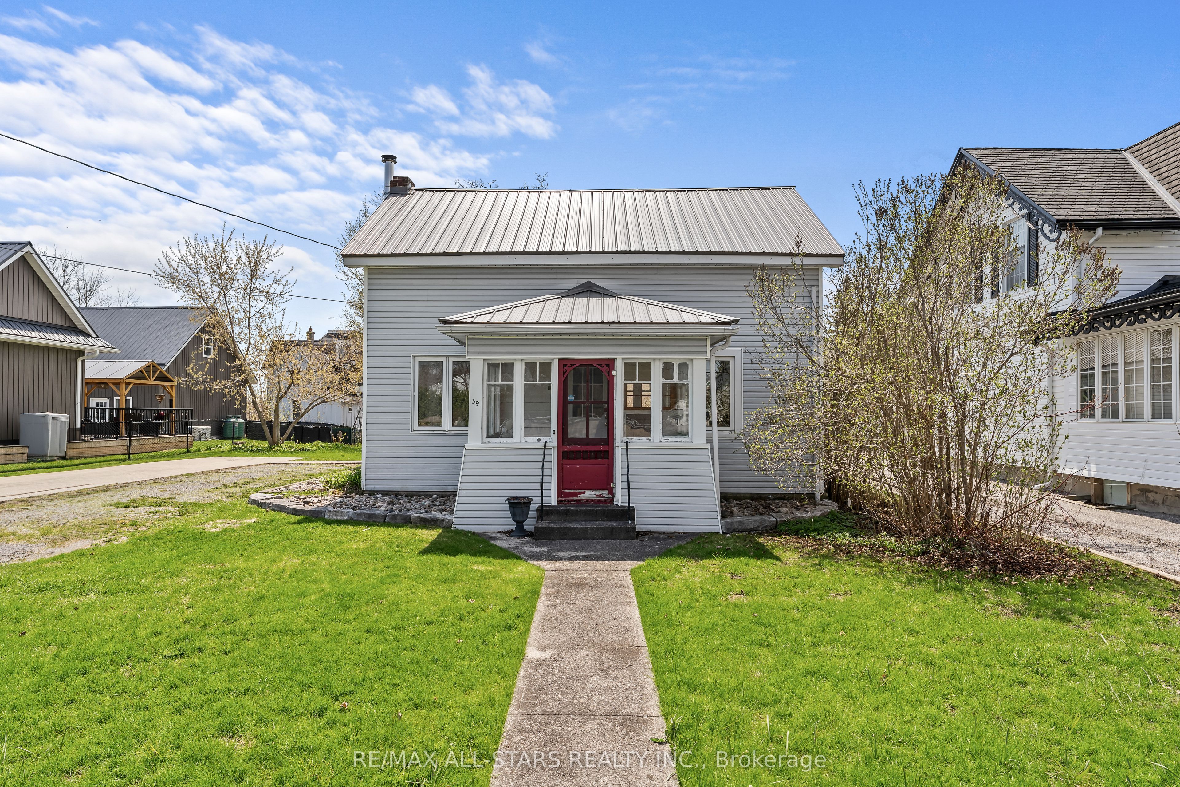39 Francis Street W, Kawartha Lakes, ON, K0M 1N0