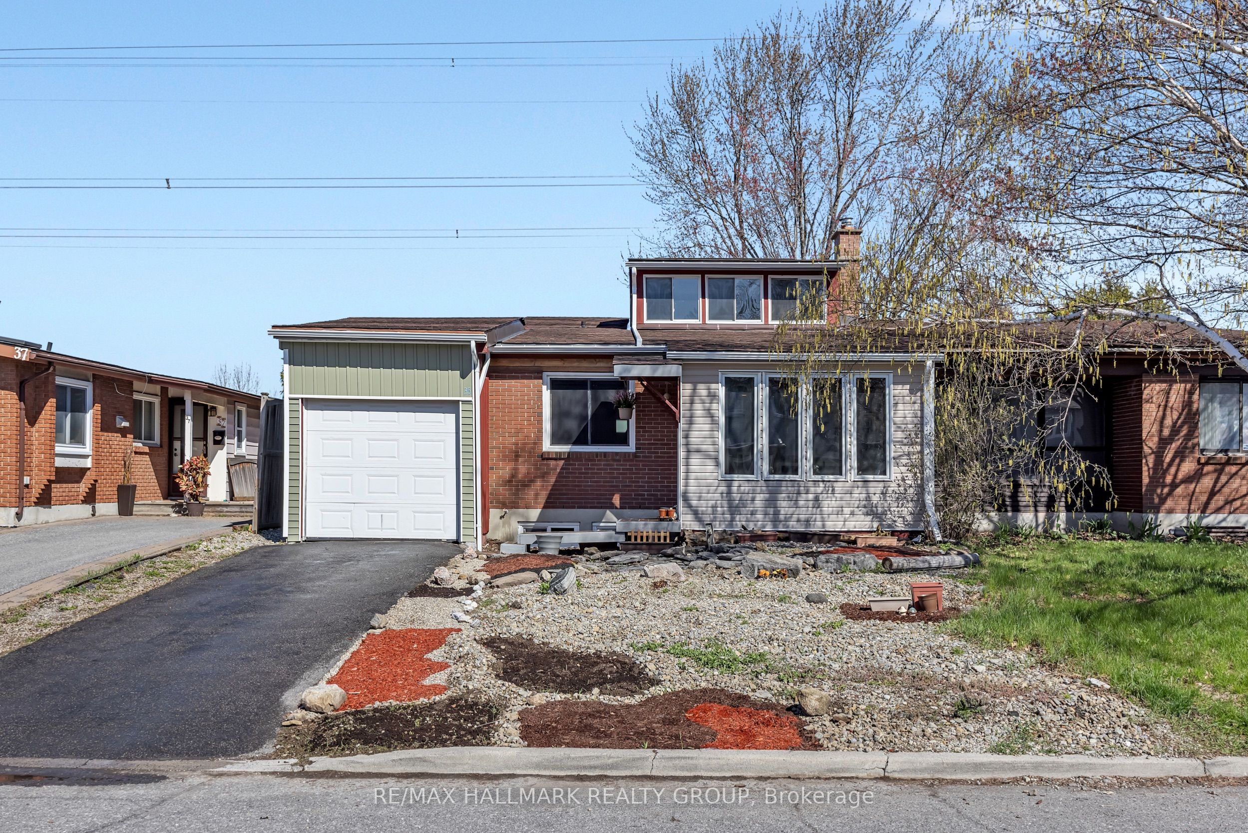 35 Benlea Drive, Ottawa, ON, K2G 4A3