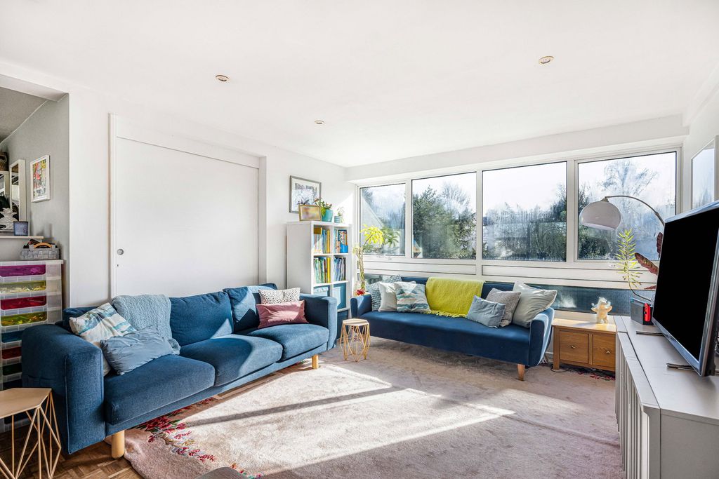 Additional image 4 of 3 bed flat for salePark Place, Cheltenham GL50