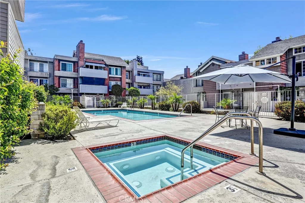 Additional image 3 of 20235 Keswick Street Unit 213, Winnetka, CA 91306