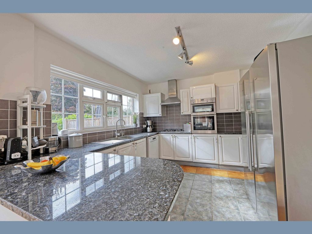Additional image 4 of 4 bed detached house for saleThames Close, Bourne End SL8