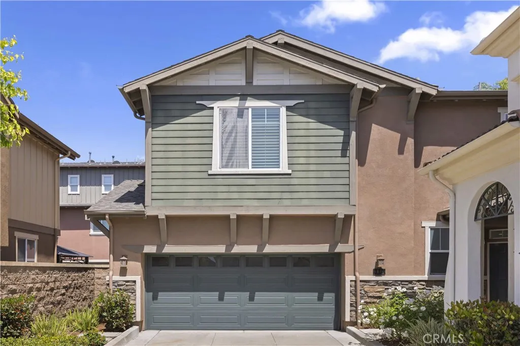 Additional image 3 of 328 Flyers Ln, Tustin, CA 92782