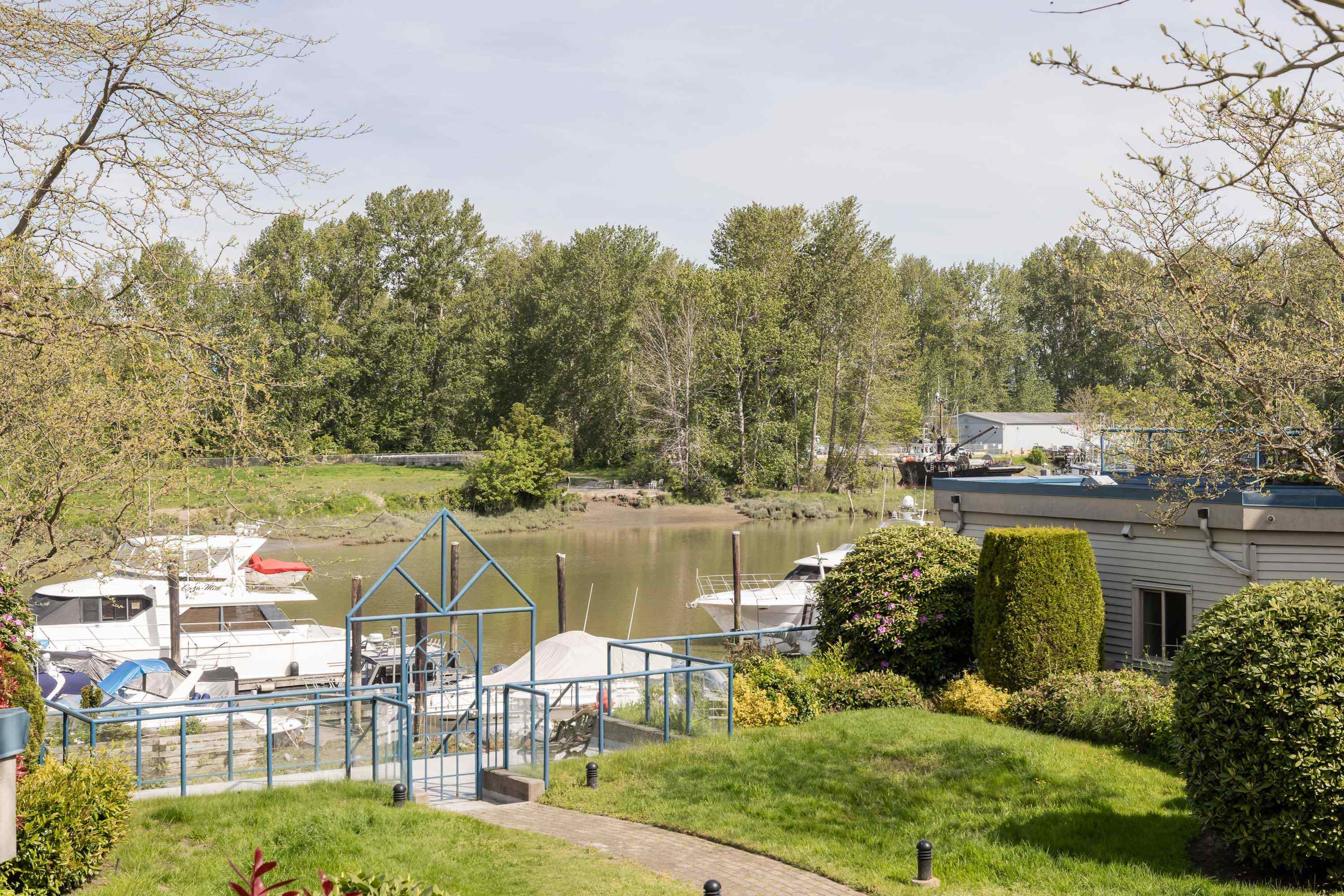 204-4733 River Road W, Delta, BC, V4K 1R9