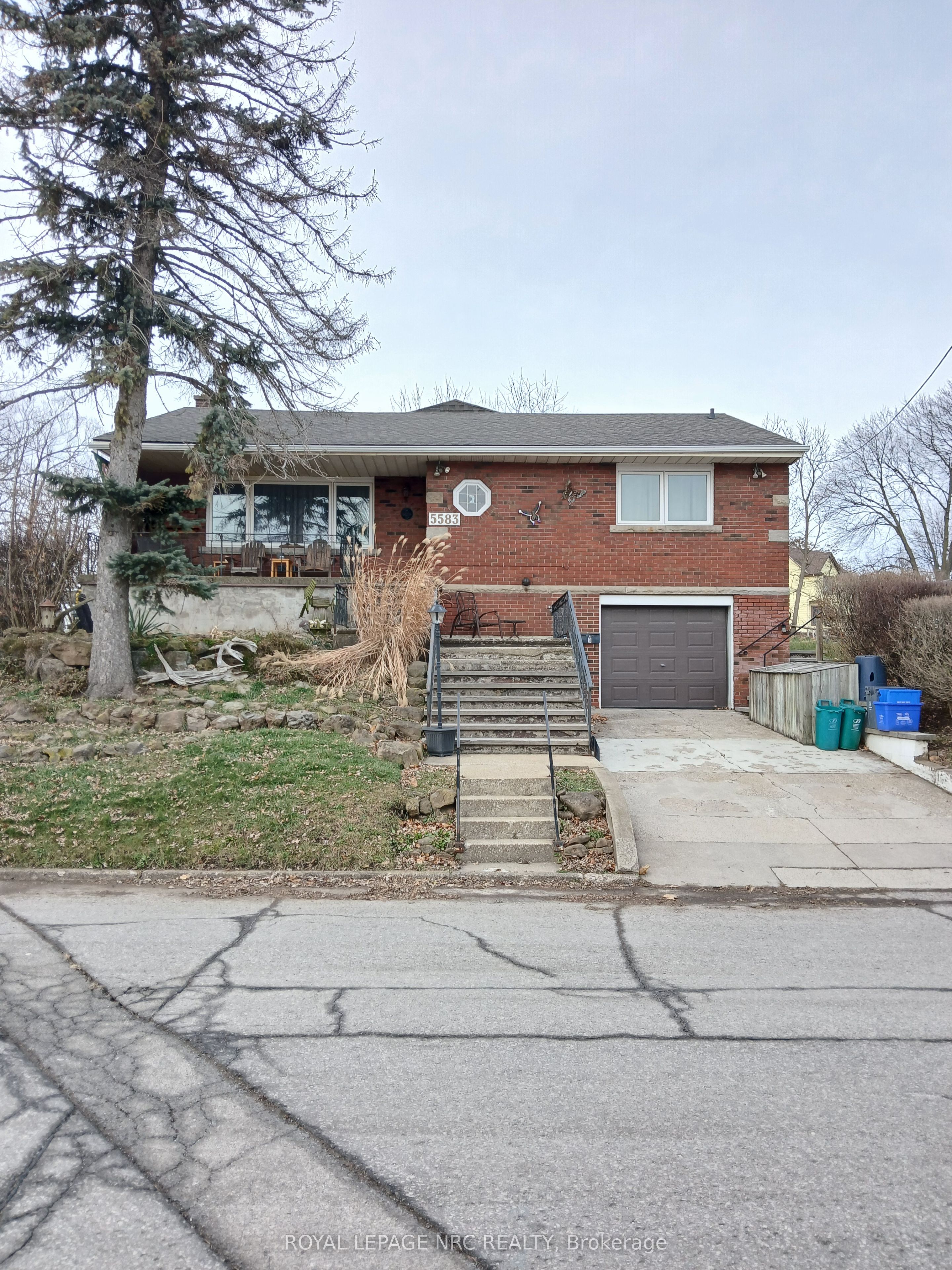 B-5583 Ontario Avenue, Niagara Falls, ON, L2E 3S4