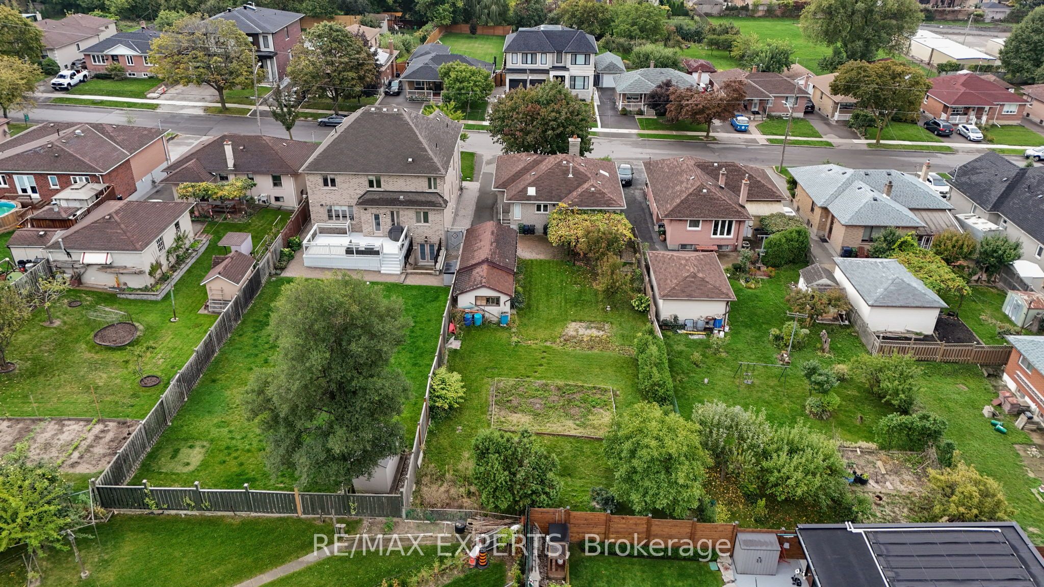 Additional image 3 of 26 Grovedale Avenue, Toronto, ON, M6L 1Y6