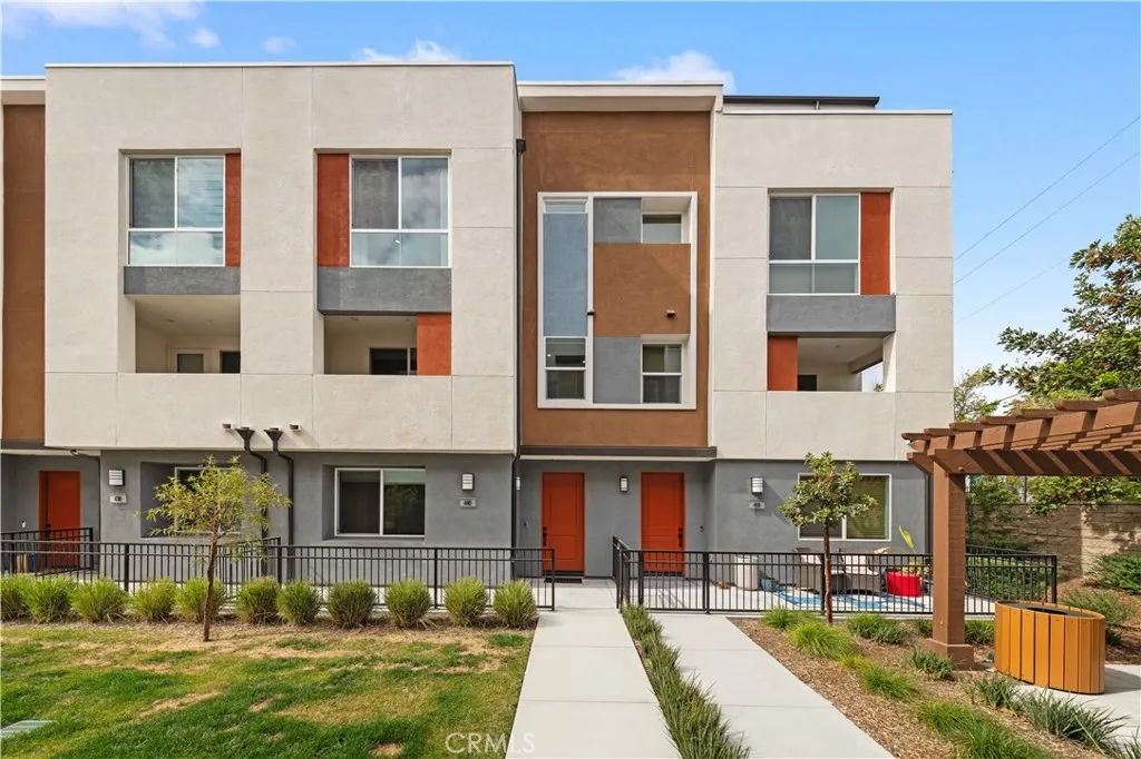1816 E 1st Unit 440, Santa Ana, CA 92705 photo 2