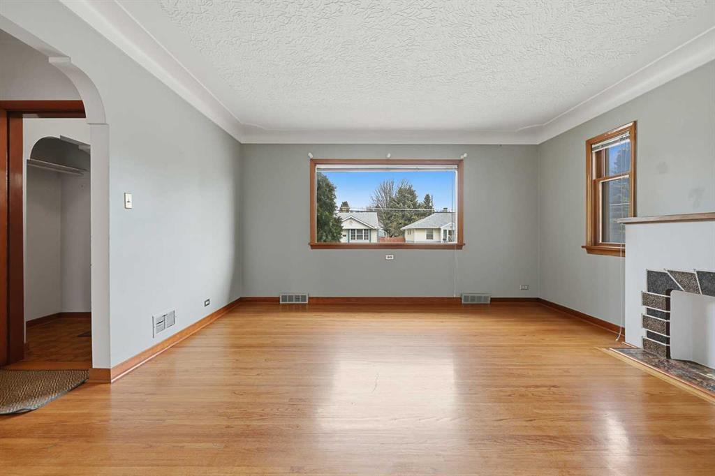 Additional image 6 of 1019 8 Avenue NE, Calgary, AB, T2E 0S4