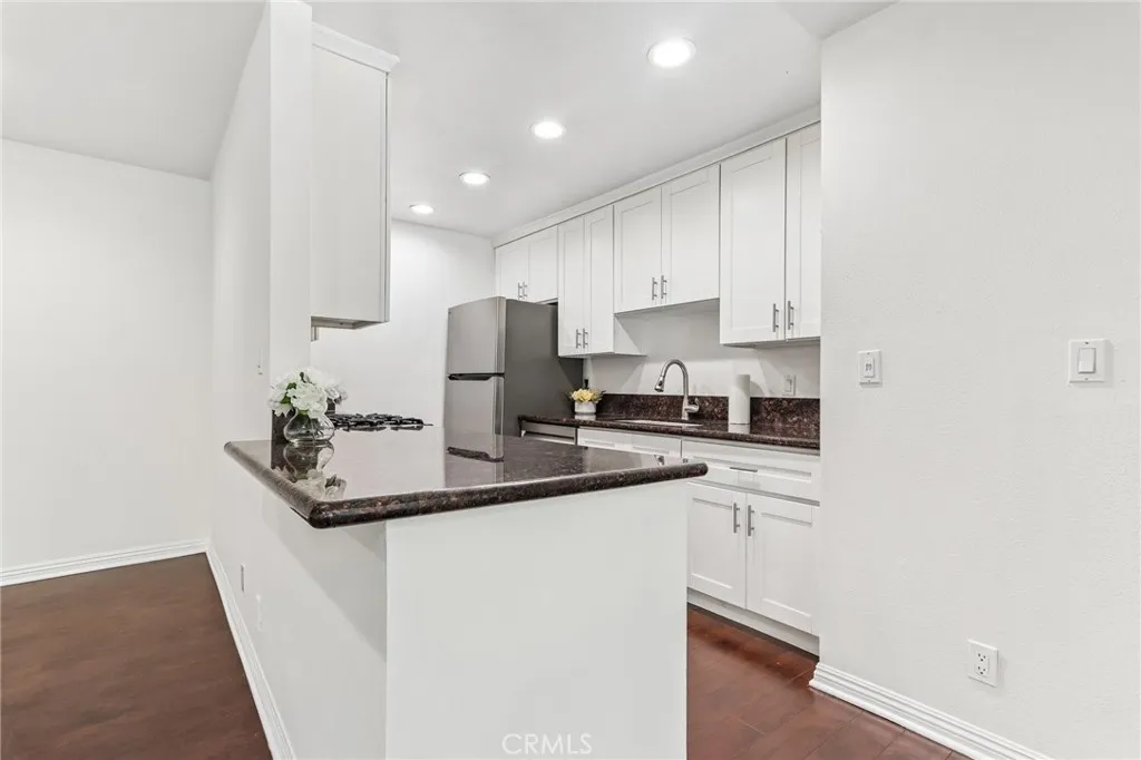 Additional image 4 of 10636 Woodley Ave Unit 43, Granada Hills, CA 91344