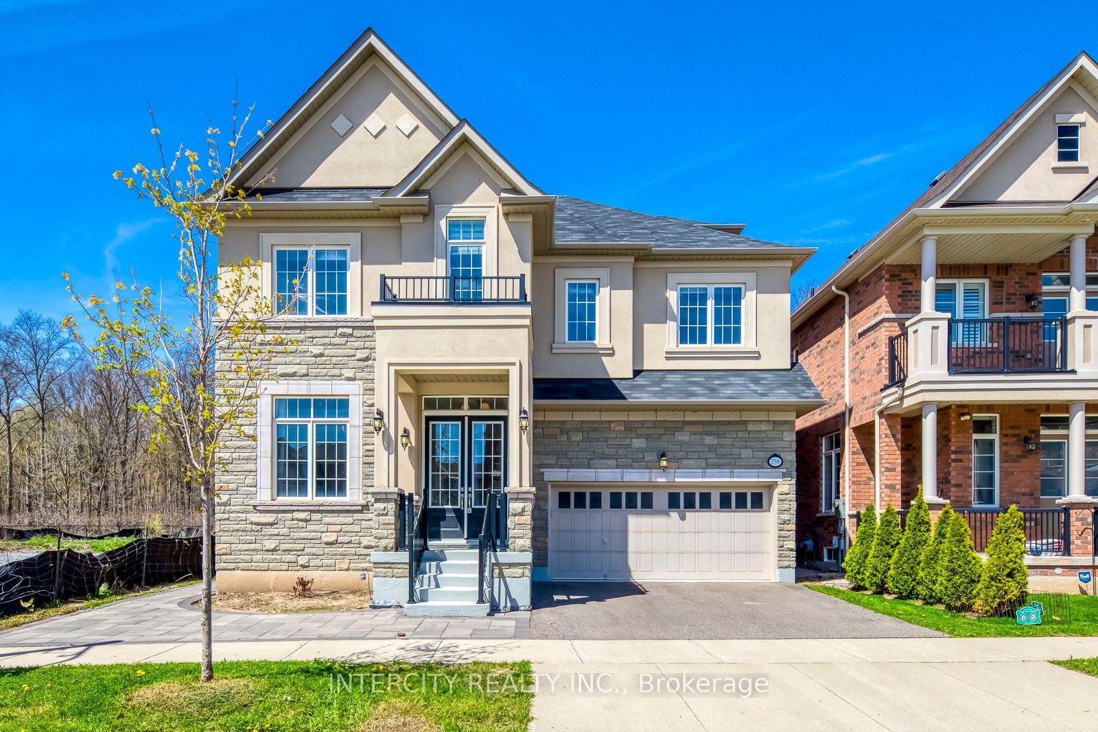259 Polly Drive, Oakville, ON, L6M 0X3