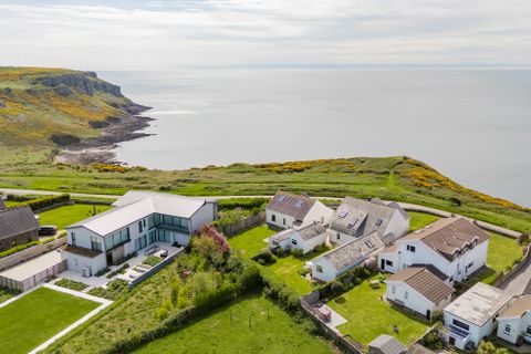 East Cliff, Southgate, Swansea SA3