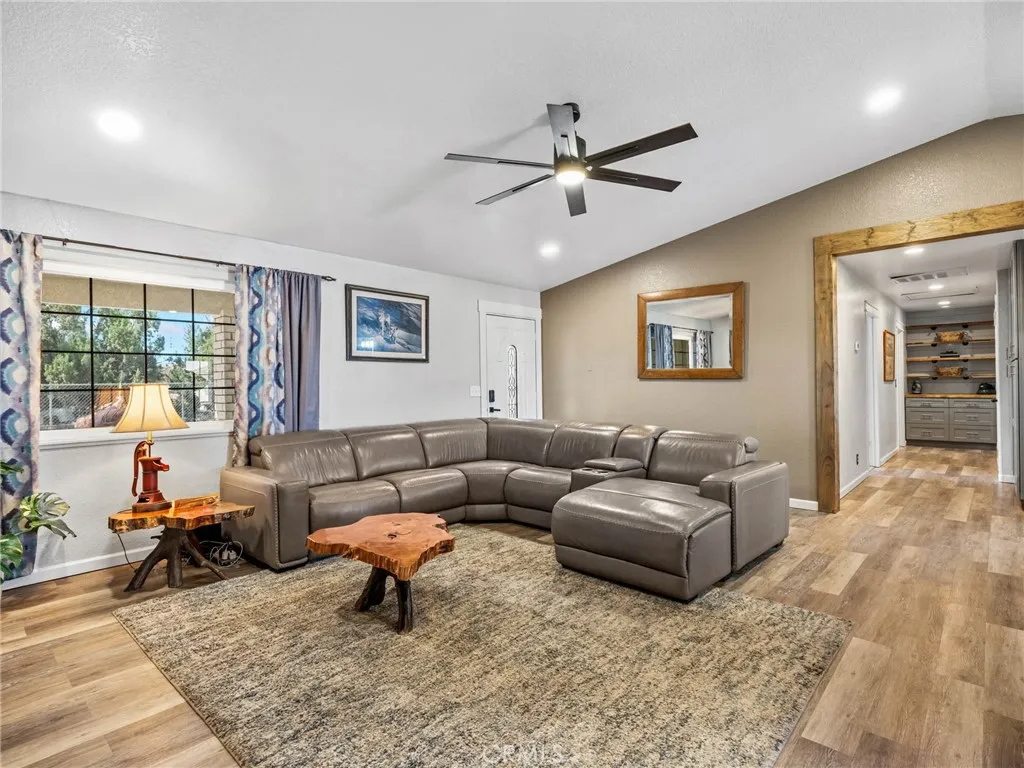 Additional image 44 of 12190 Mission St, Oak Hills, CA 92344