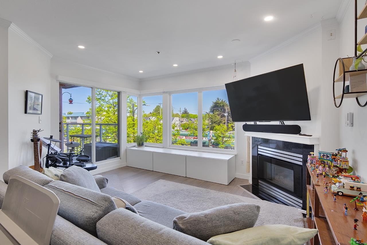 207-3280 Broadway W, Vancouver, BC, V6K 2H4