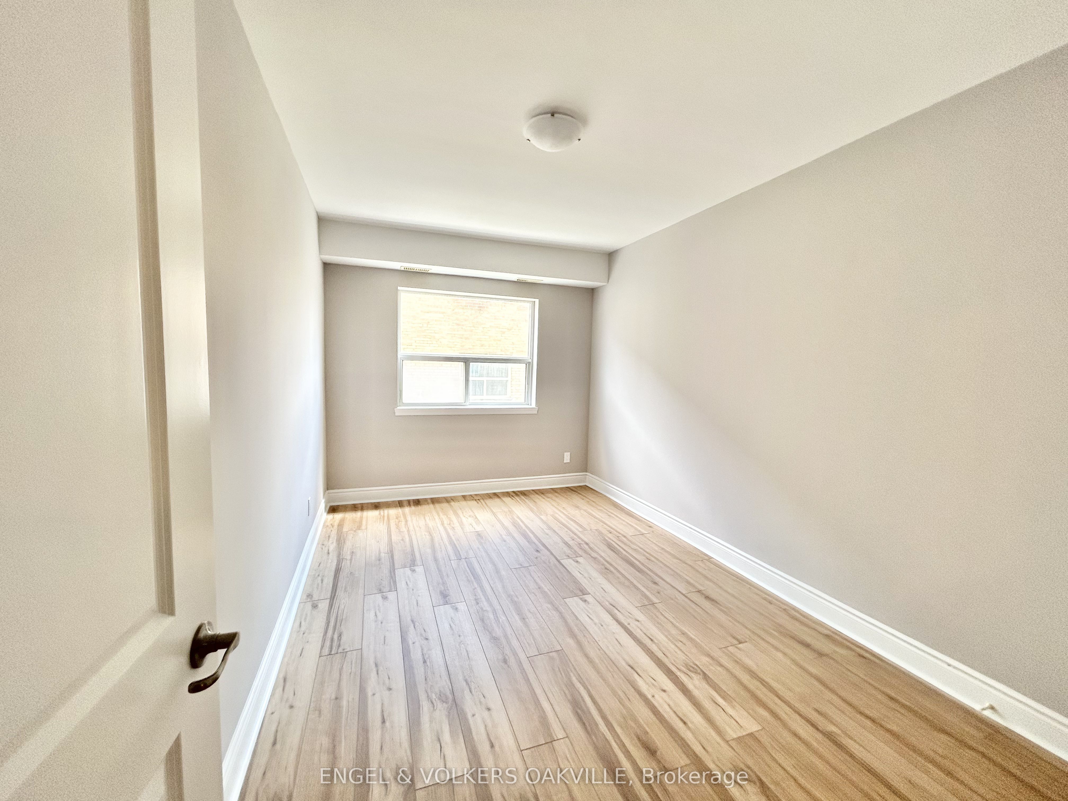 Additional image 5 of 4-100 Twenty Fifth Street, Toronto, ON, M8V 3P9