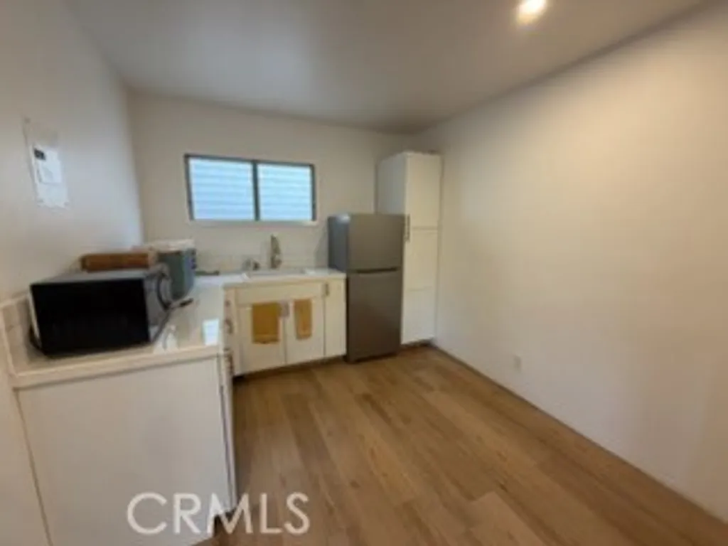 Additional image 16 of 2414 N Lamer St, Burbank, CA 91504