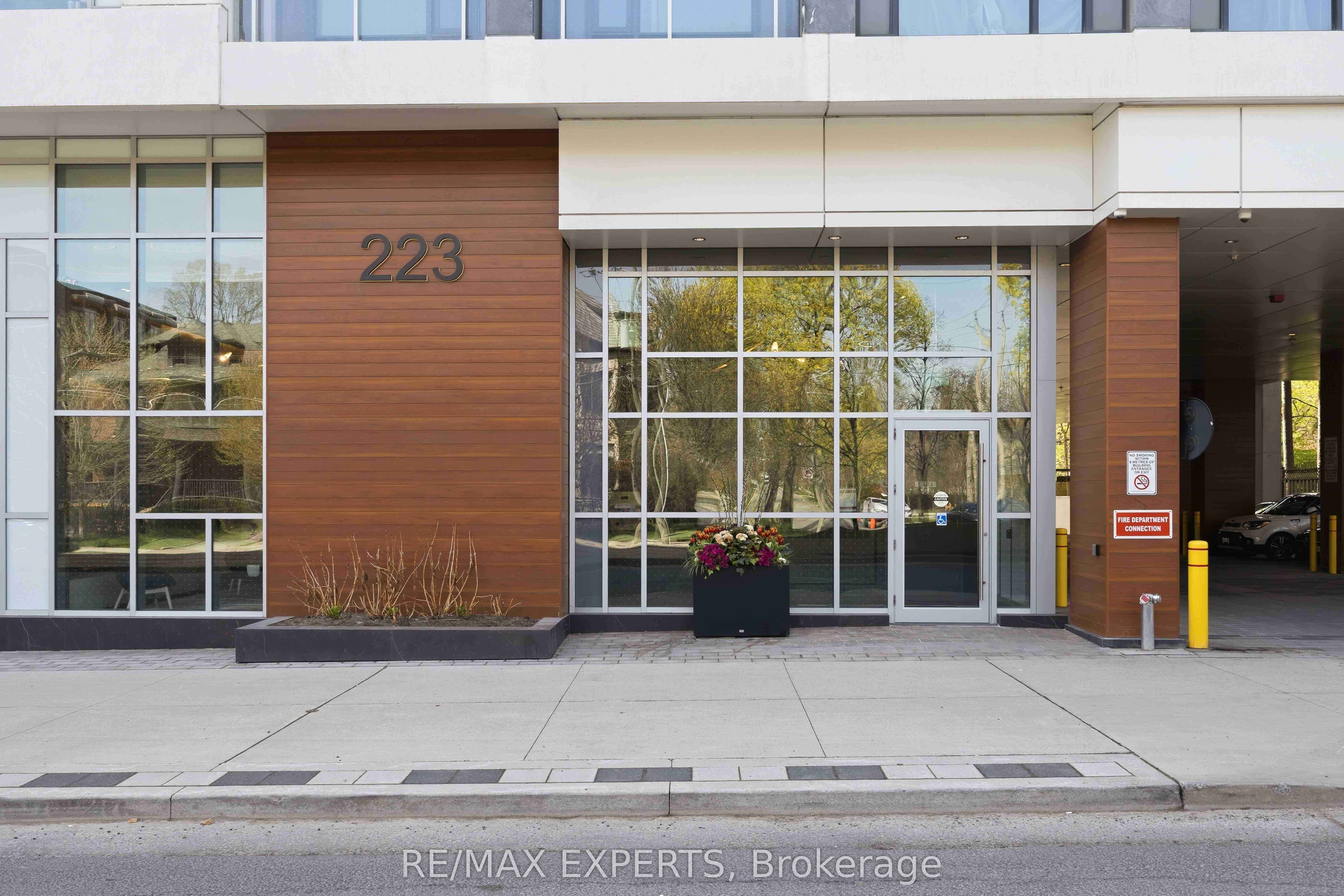 Additional image 4 of 1007-223 St Clair Avenue W, Toronto, ON, M4V 0A5