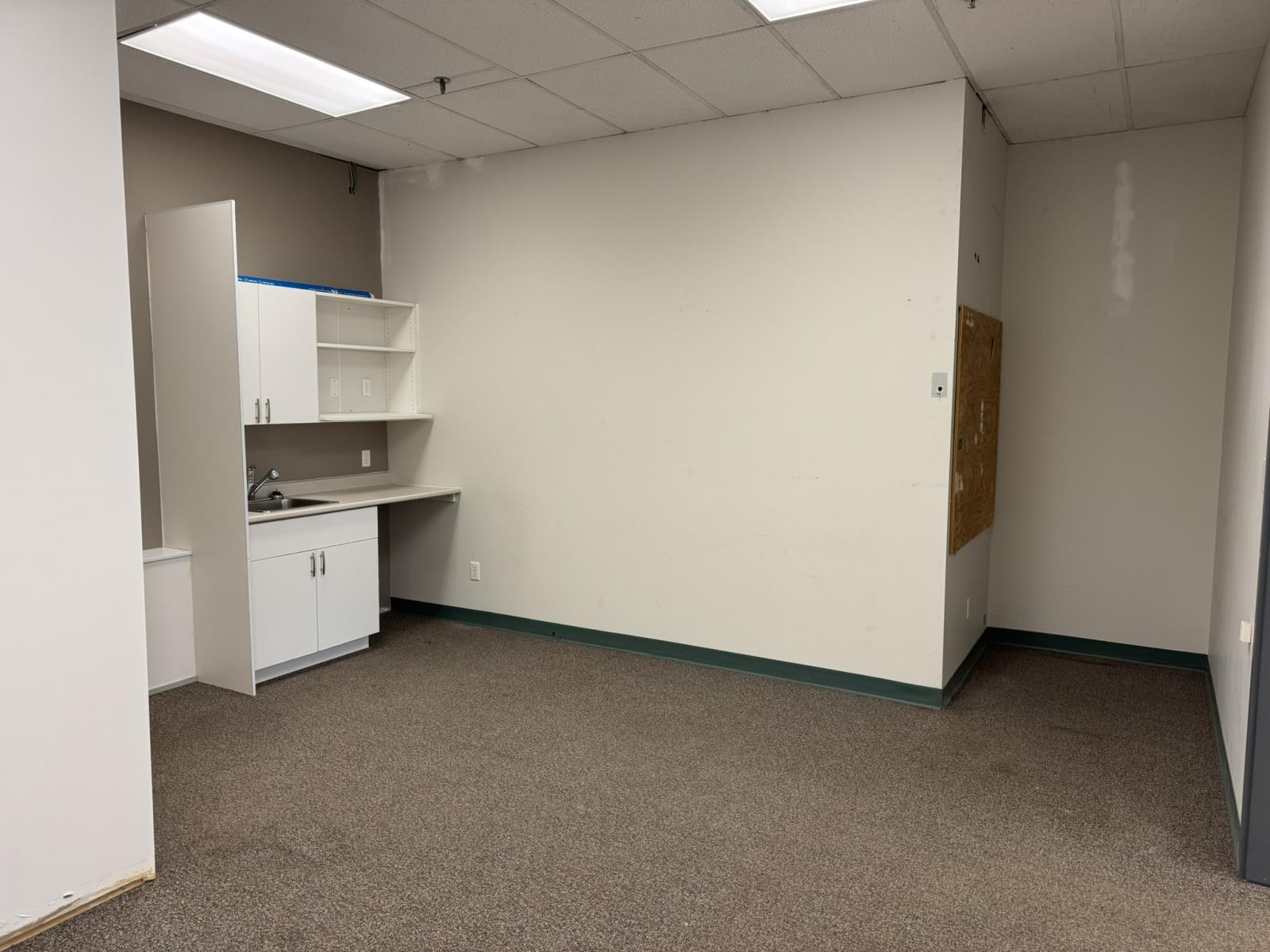 Additional image 5 of 100,-4910 50 Avenue, Cold Lake, AB, T9M0G1