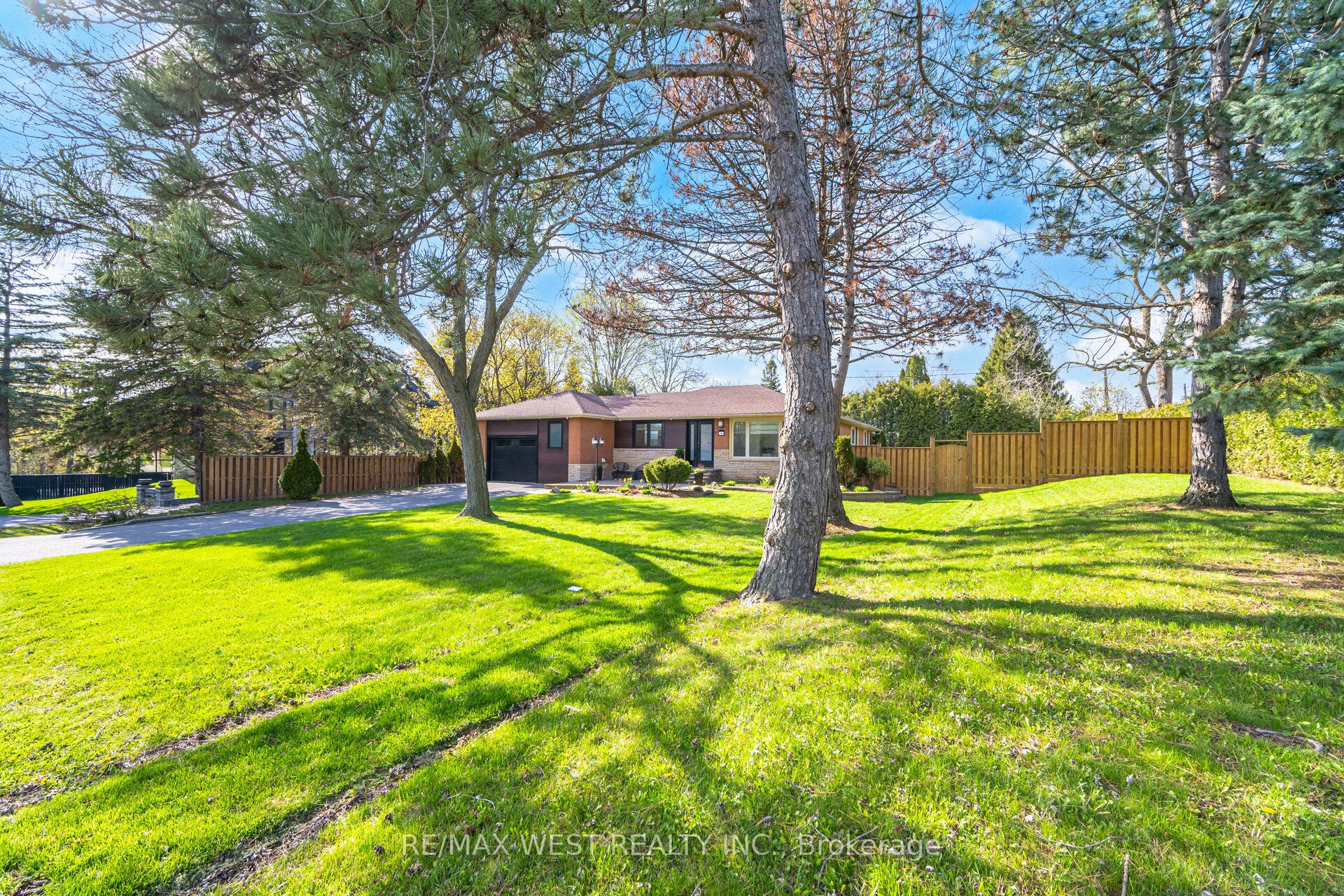 Additional image 3 of 4 Avon Court, Whitby, ON, L1N 3H3