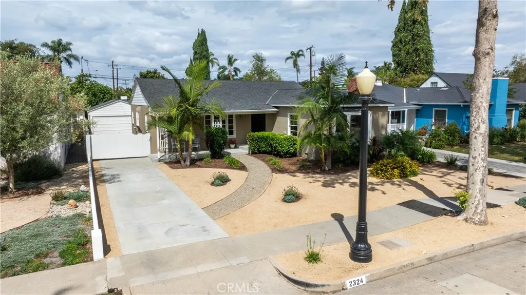 2324 N Riverside Dr, Santa Ana, CA 92706
