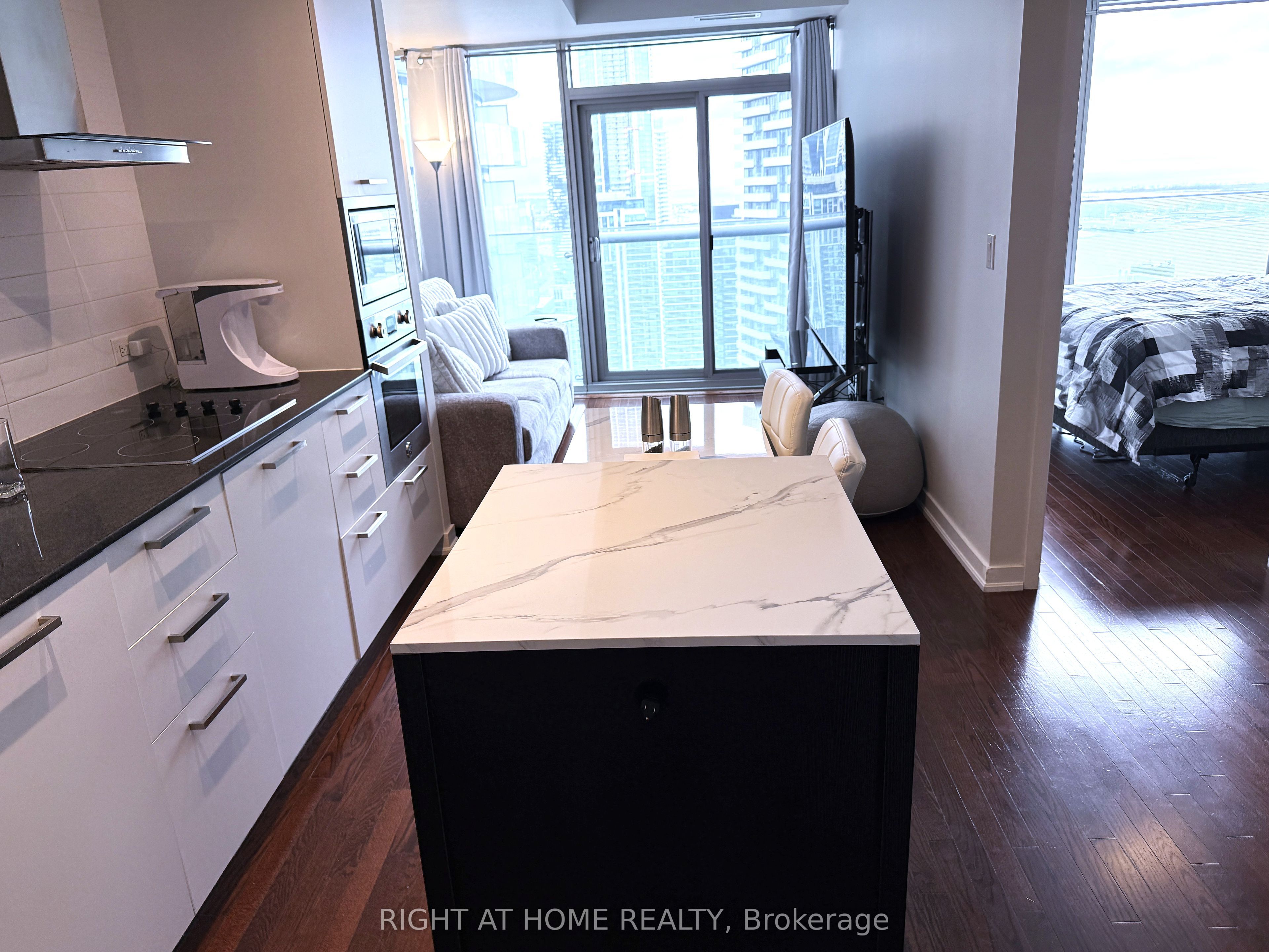 Additional image 6 of 5510-12 York Street, Toronto, ON, M5J 2Z2