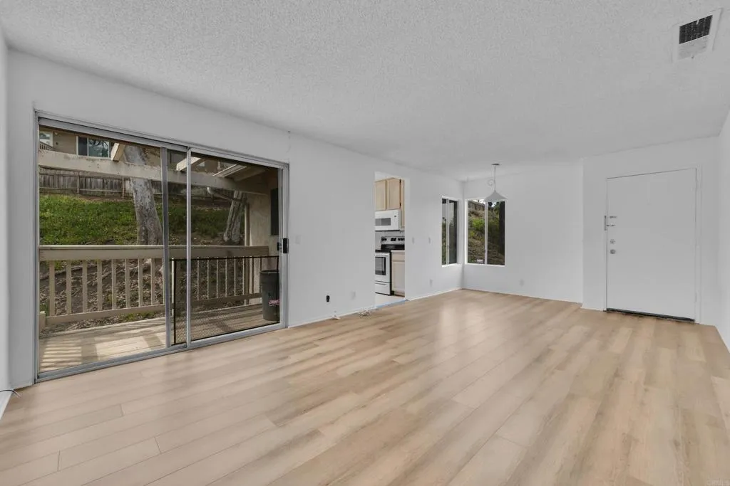 Additional image 17 of 230 Diamond Way Unit 247, Vista, CA 92083