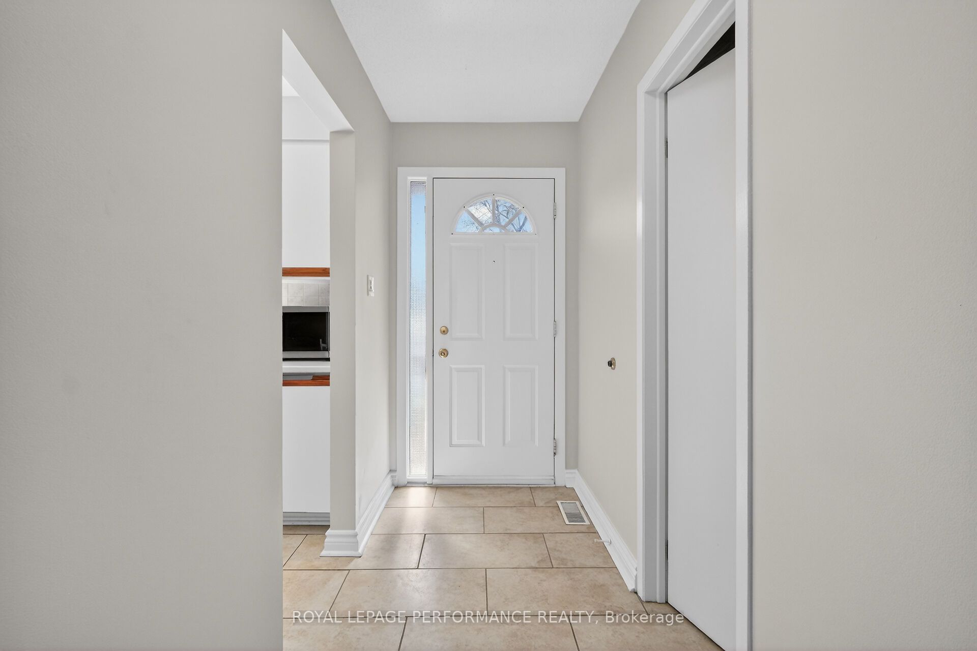 Additional image 4 of 108-1389 Palmerston Drive, Ottawa, ON, K1J 8N9