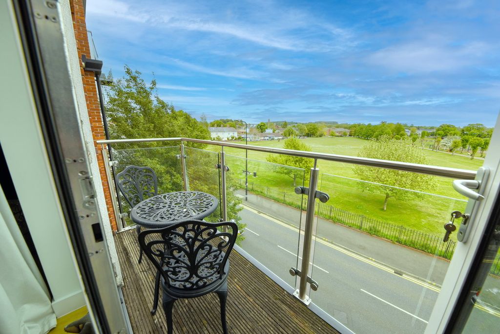 Additional image 6 of 2 bed flat for salePark Way, Newbury RG14