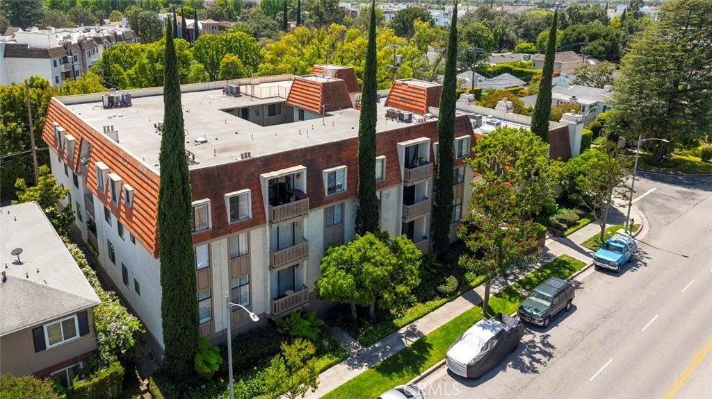 Additional image 67 of 10470 Riverside Dr Unit 102, Toluca Lake, CA 91602