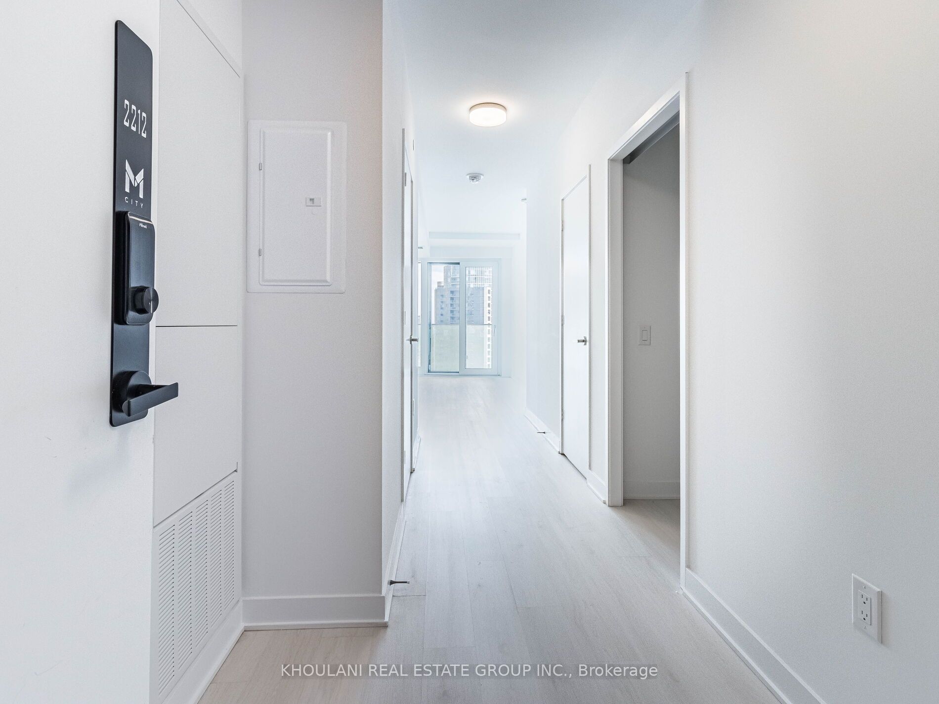 Additional image 2 of 2212-3900 Confederation Parkway, Mississauga, ON, L5B 0M3