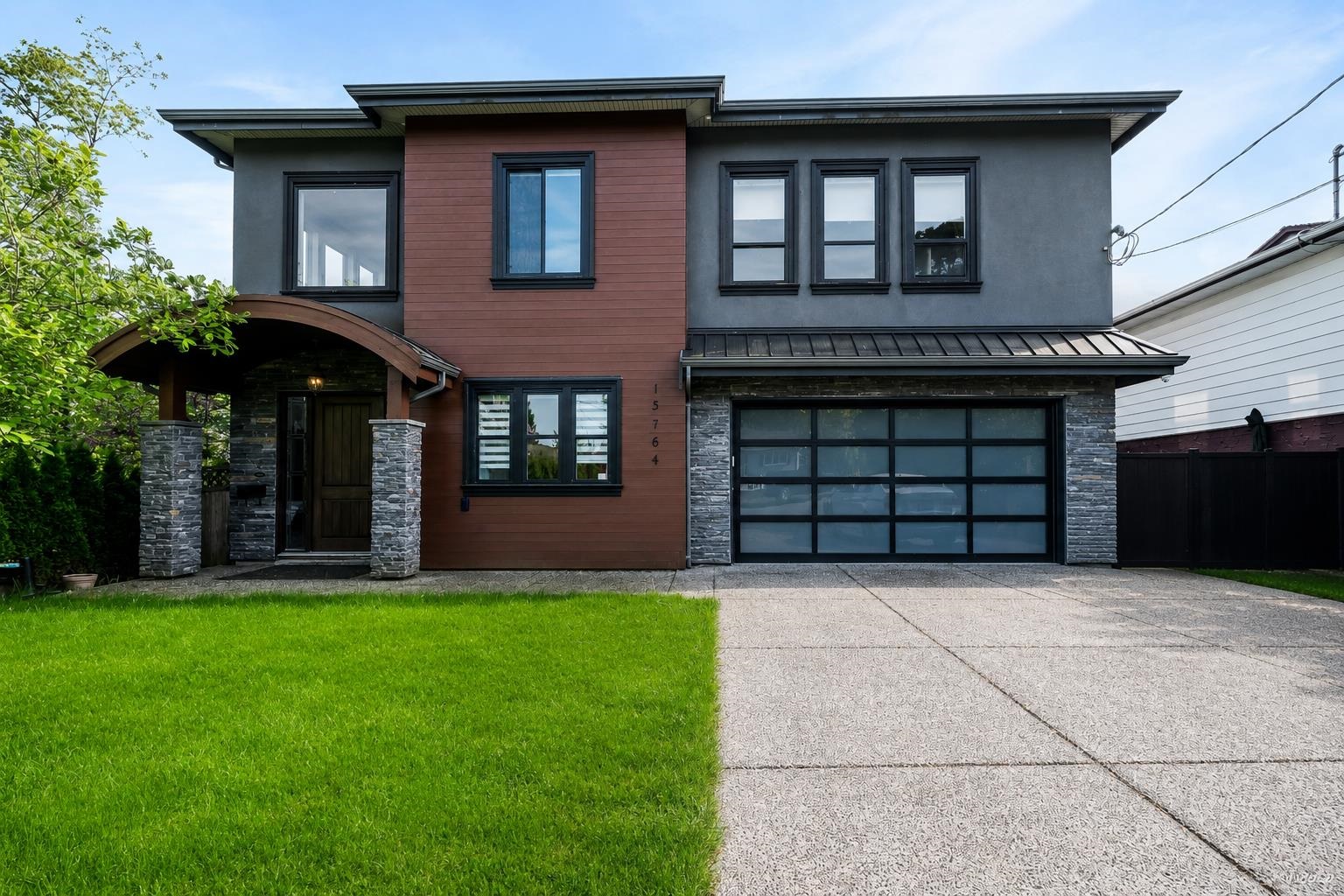 15764 Buena Vista Avenue, White Rock, BC, V4B 2A1
