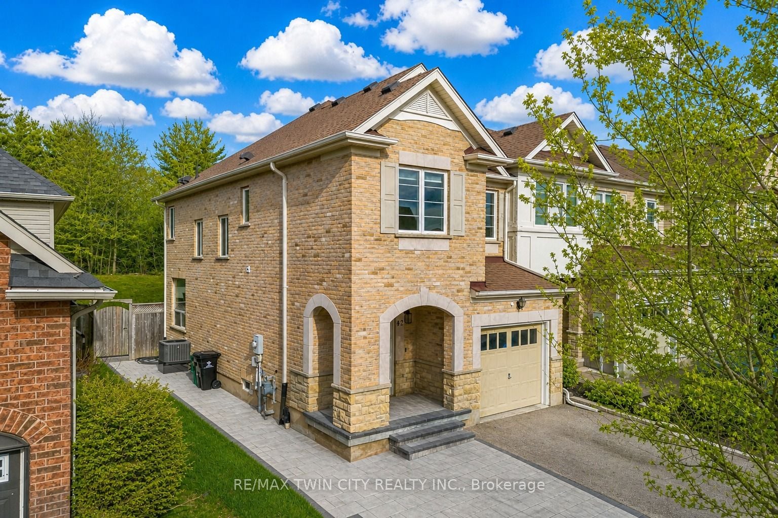 Additional image 2 of 42 Doon Mills Drive, Kitchener, ON, N2P 2W9