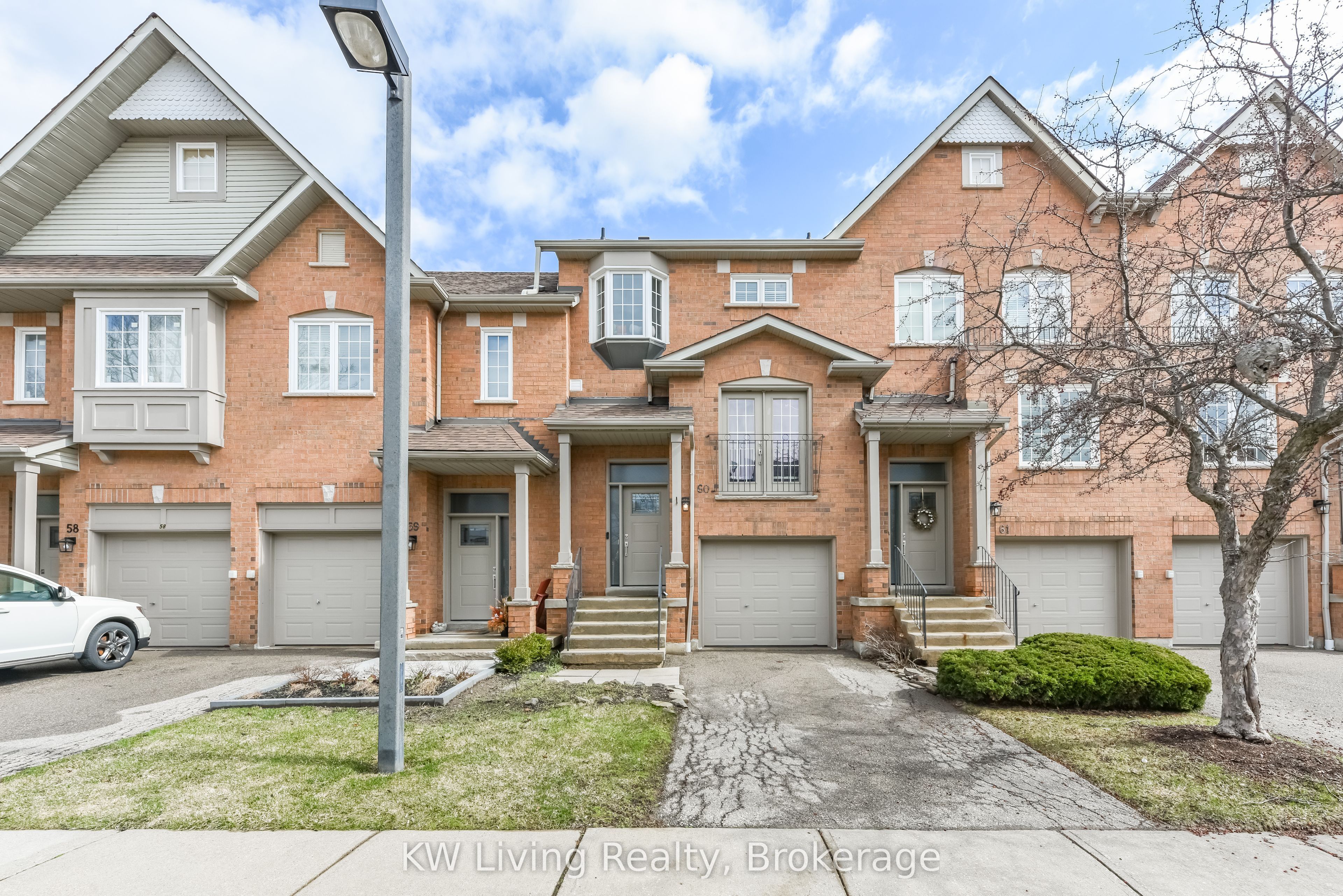 60-1588 South Parade Court, Mississauga, ON, L5M 6E7