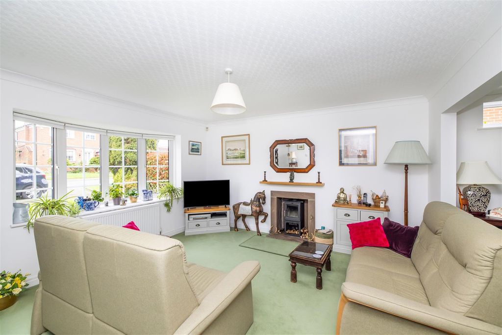 Additional image 8 of 4 bed detached house for saleWoodland Park, Oulton, Leeds LS26