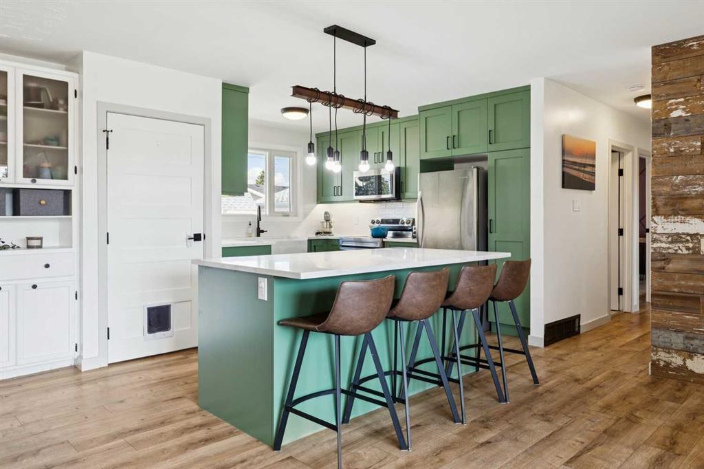 Additional image 3 of 4604 Fordham Crescent SE, Calgary, AB, T2A 2A4