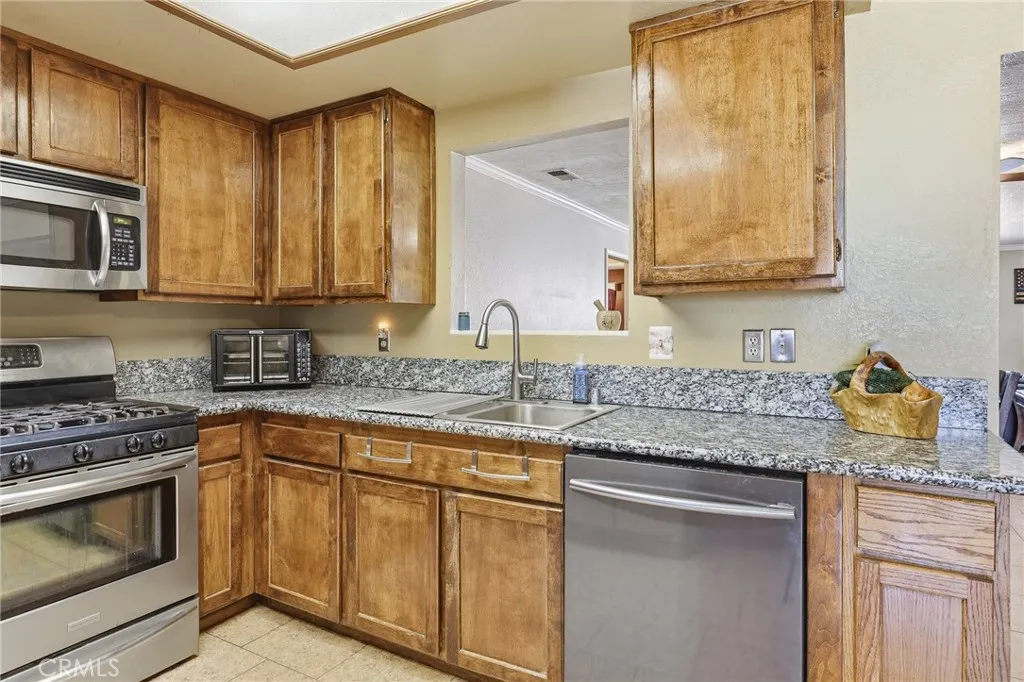 Additional image 43 of 16854 Kayuga St, Victorville, CA 92395