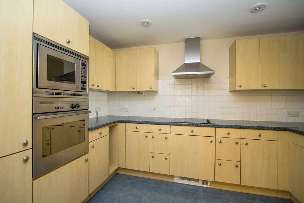 Additional image 7 of 3 bed flat for saleAdventurers Quay, Cardiff CF10