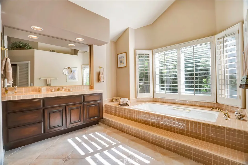 Additional image 116 of 24876 Paseo Primario, Calabasas, CA 91302
