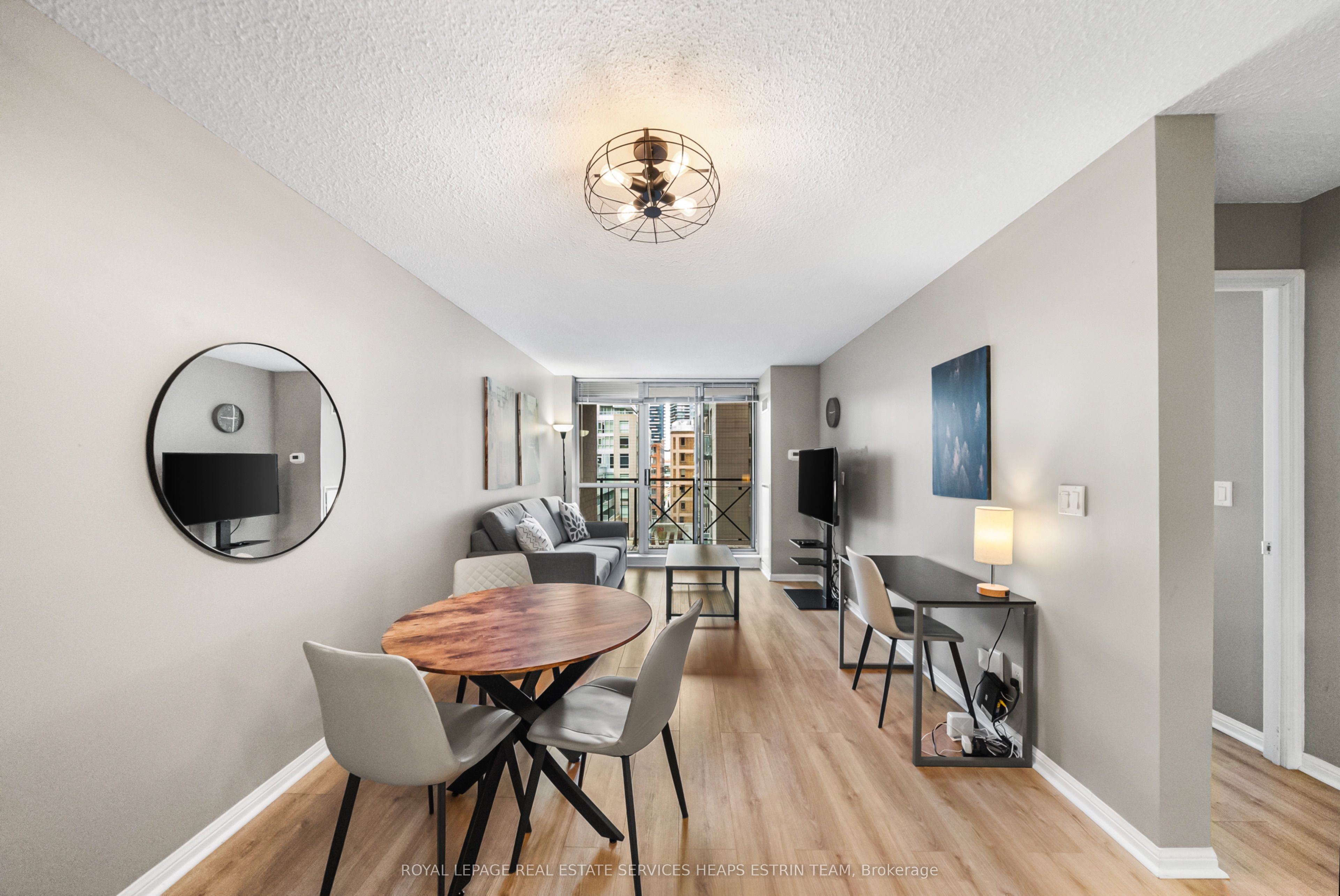 Additional image 2 of 702-140 Simcoe Street, Toronto, ON, M5H 4E9