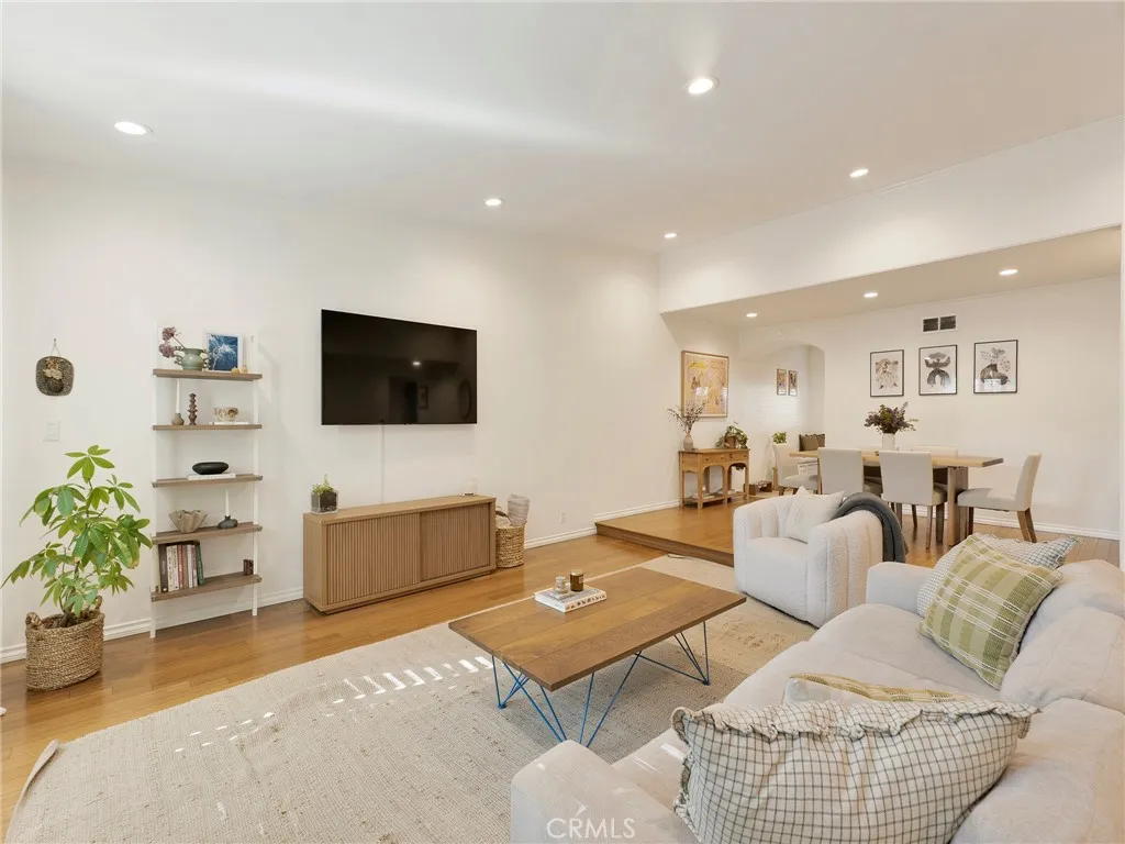 Additional image 4 of 12803 Bloomfield St Unit 2, Studio City, CA 91604
