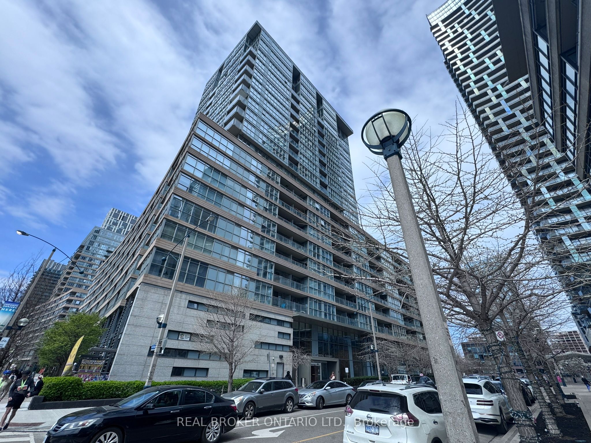 Additional image 2 of 857-10 Capreol Court, Toronto, ON, M5V 4B3