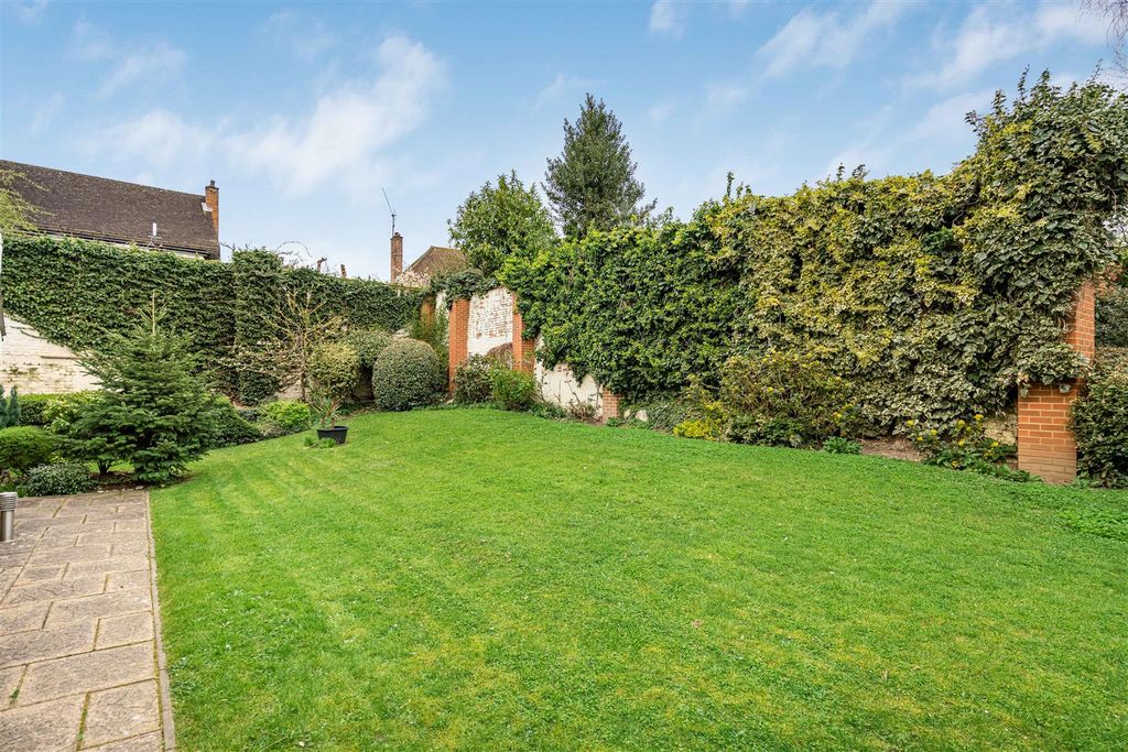 Additional image 10 of 2 bed flat for saleAlston Gardens, Maidenhead SL6