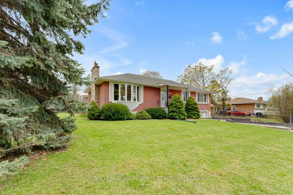 Additional image 2 of 302 Arrowhead Place, Kingston, ON, K7M 3L3