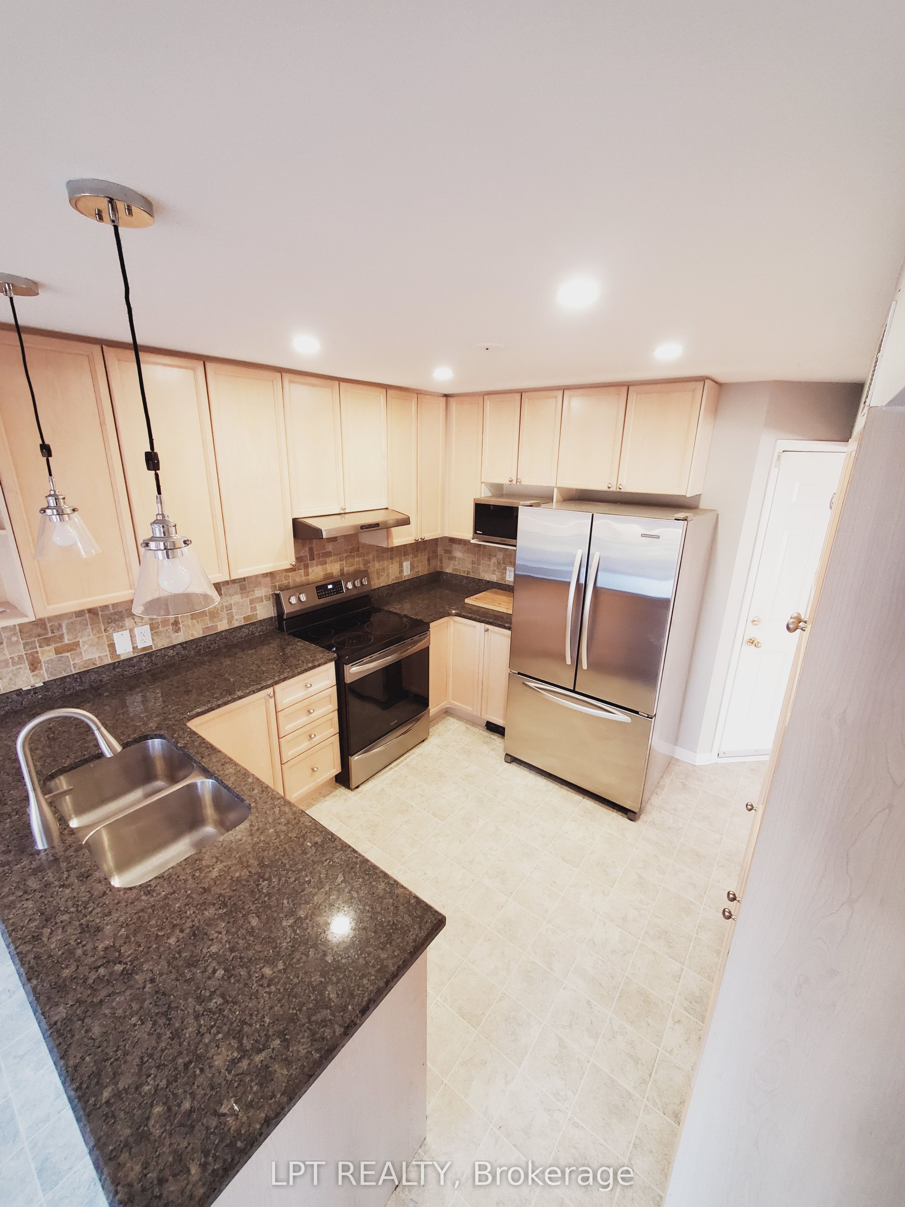 Additional image 4 of 919 Rainbow Crescent, Kingston, ON, K7K 7H7