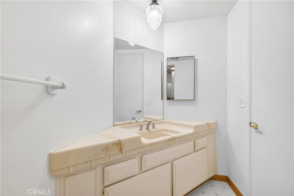 Additional image 18 of 5216 Yarmouth Avenue Unit 305, Encino, CA 91316